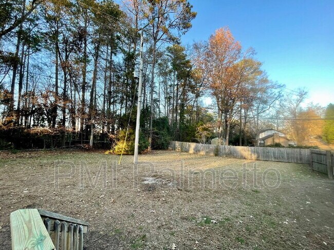 Building Photo - 300 Quincannon Rd