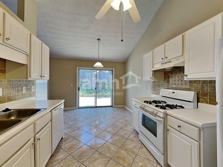 Building Photo - 3270 Hampton Trace Ct