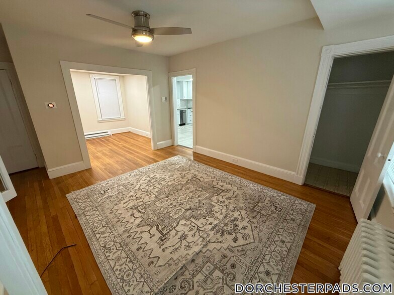 Building Photo - 24 Ventura St