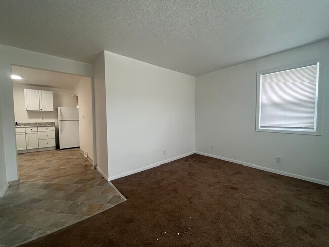 Building Photo - Check out this wonderful 2 bedroom home ne...