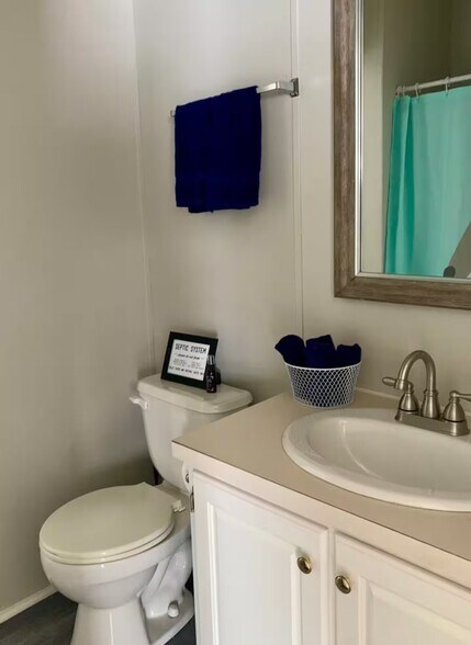 Building Photo - 1867 Avon Rd