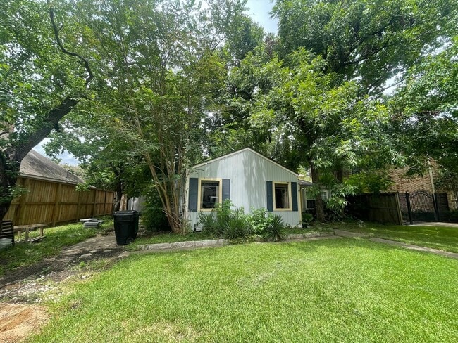 Building Photo - 3610 Gramercy St