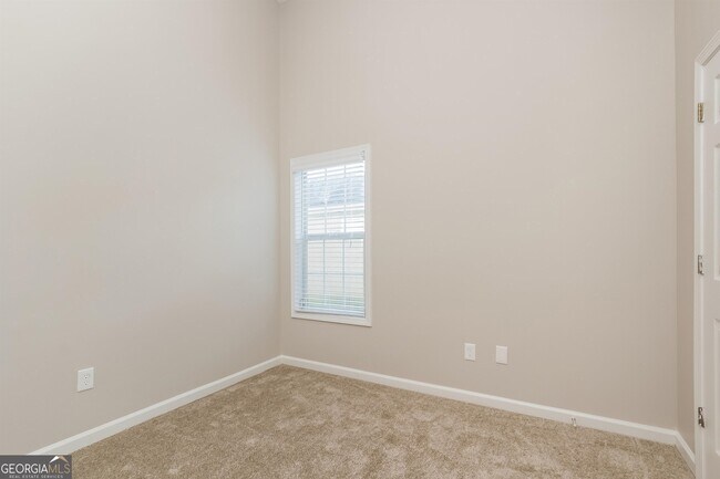 Building Photo - 7075 Mahonia Pl