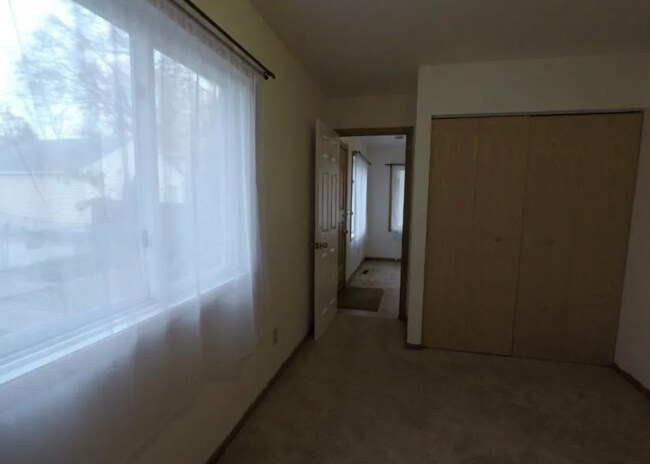 Building Photo - 3526 N Newton Ave