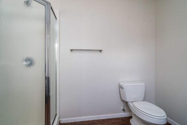 Building Photo - 4 Bedroom, 3 Bathroom Single Family Home