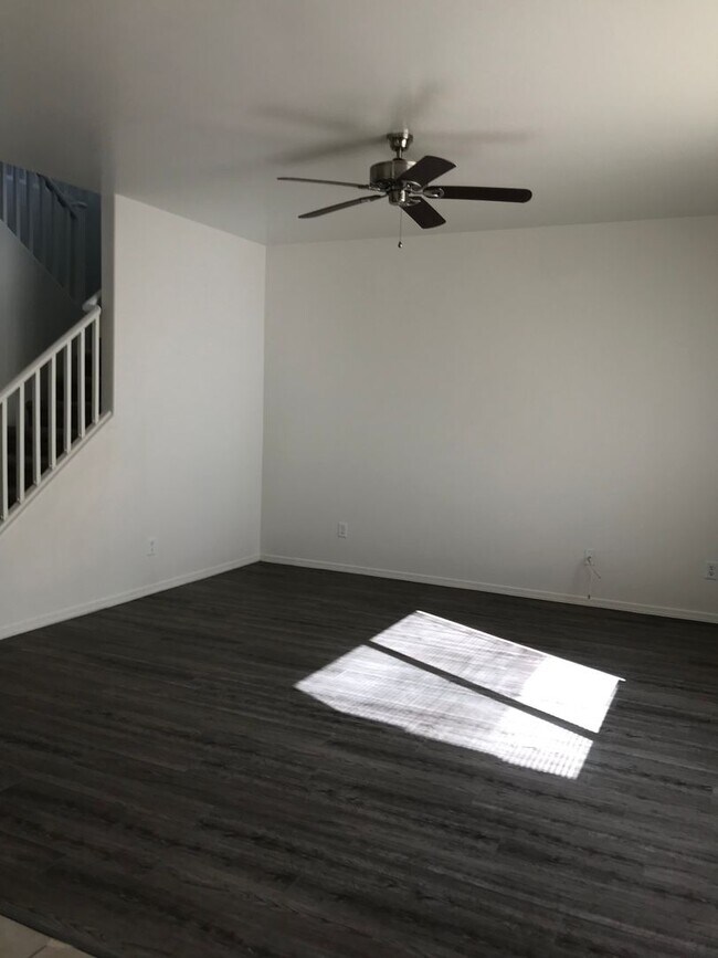 Building Photo - 1 month free rent if rented before Christmas! Spacious 3br Home in Cortessa $1,899.00