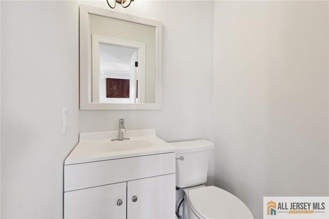 Building Photo - 2227 Lewis Pl