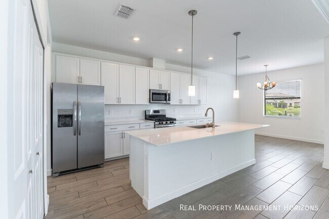 Building Photo - 15436 White Linen Dr