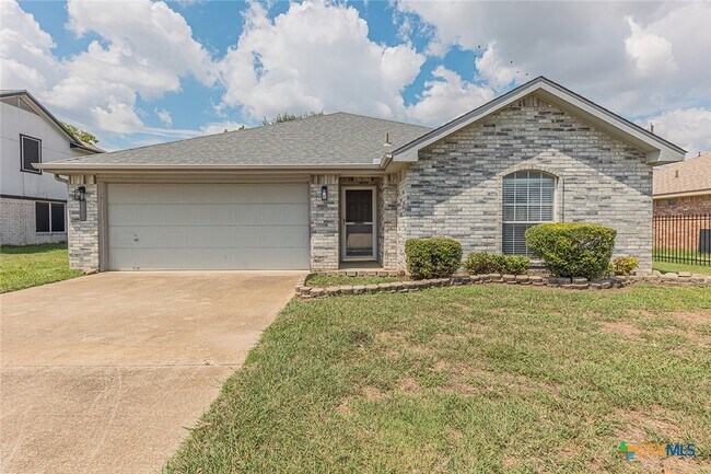Building Photo - 4409 Bowles Dr