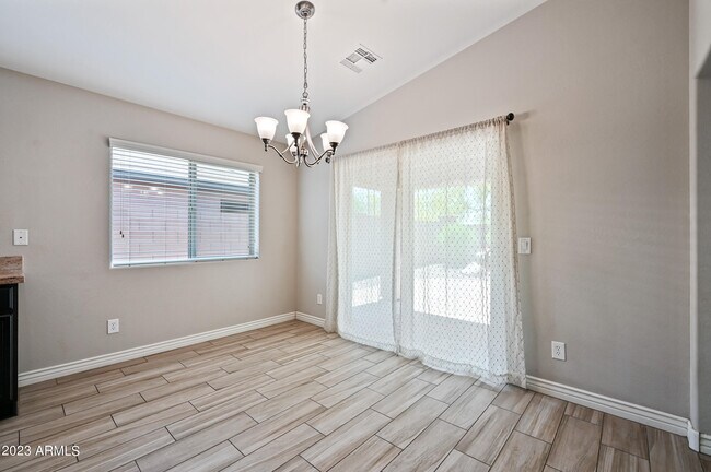Building Photo - 2209 E Hazeltine Way
