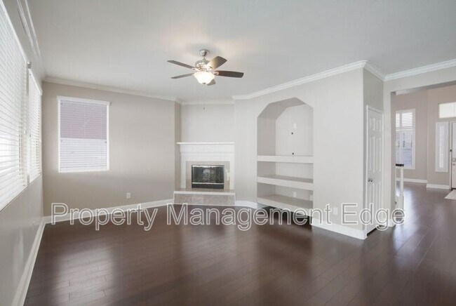 Building Photo - 29880 Pinehurst Dr