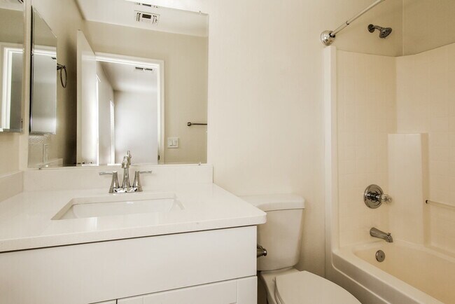 Building Photo - 11841 W Wethersfield Rd