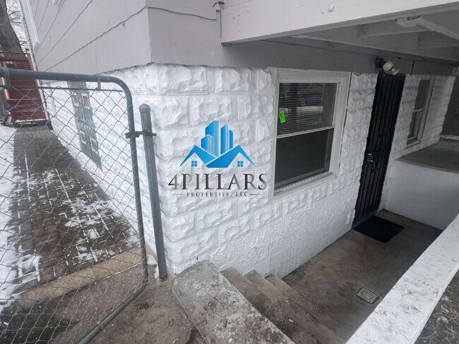 Building Photo - "Cozy 1-Bedroom Duplex Gem on Sohl Avenue - Plenty of Comfort!"