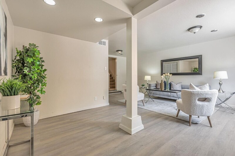 Building Photo - 157 Longview Dr