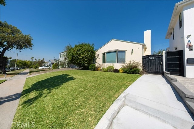Building Photo - 1053 E Angeleno Ave
