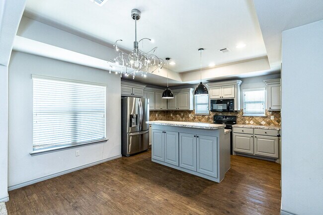 Building Photo - Gorgeous Home in Cooper District