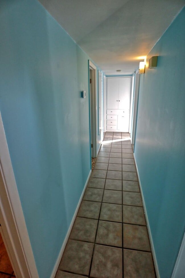 Building Photo - 3bedroom 2 bath remodeled