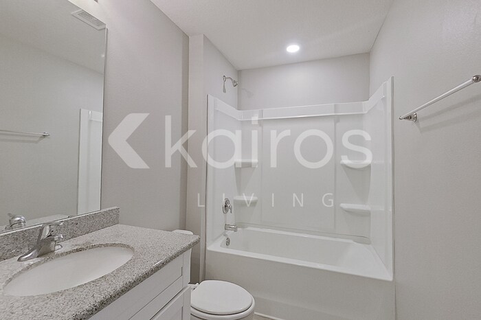 Building Photo - 241 Monarch Ln