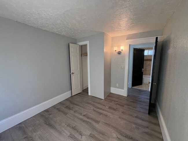 Building Photo - Three bedroom two bathroom home for rent