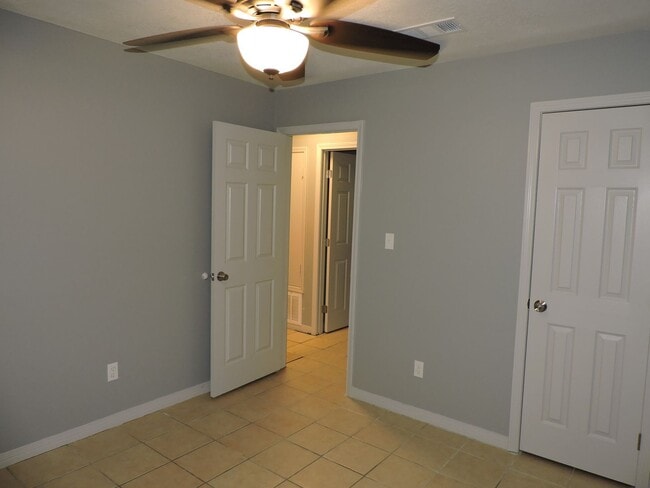 Building Photo - Lots of updates!