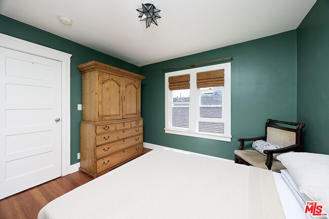 Building Photo - 34 Park Ave