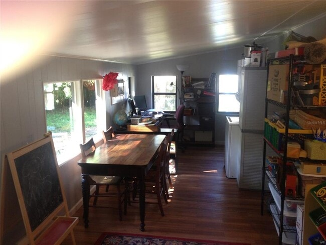 Building Photo - 711 NW 34th Pl