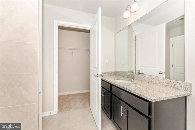 Building Photo - 461 Hanson St