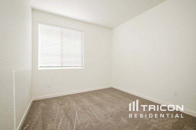 Building Photo - 2496 Wolf Willow Ct
