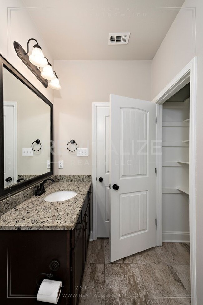 Building Photo - Stunning 3/2 in Foley Gated Community