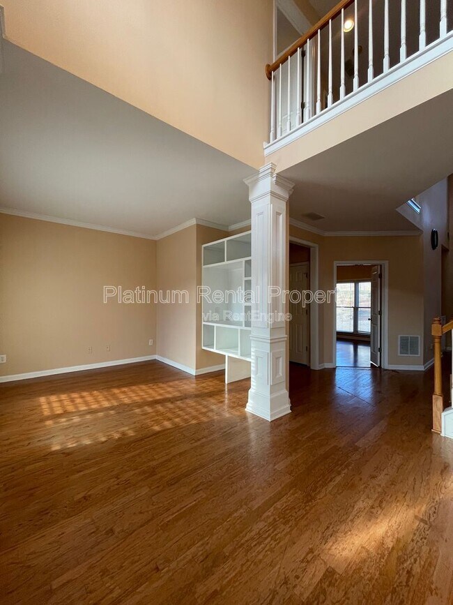 Building Photo - 2126 Malden Hill Dr