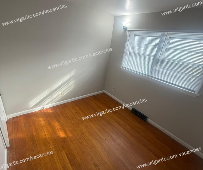 Building Photo - Updated 2-Bedroom • 1-Bathroom Home