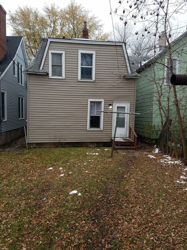 Building Photo - 507 N 57th Ave W