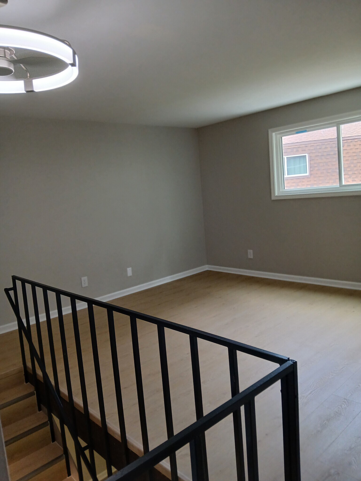 Building Photo - 167 Briarwood Dr