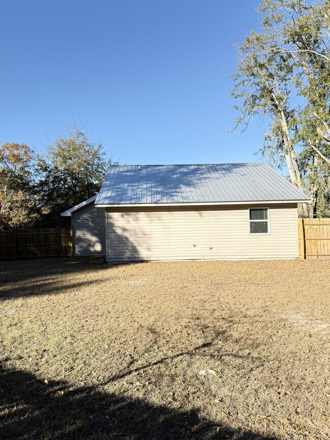 Building Photo - 506 Idlewood Cir