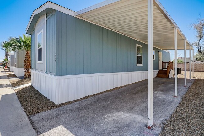 Building Photo - 2627 S Lamb Blvd