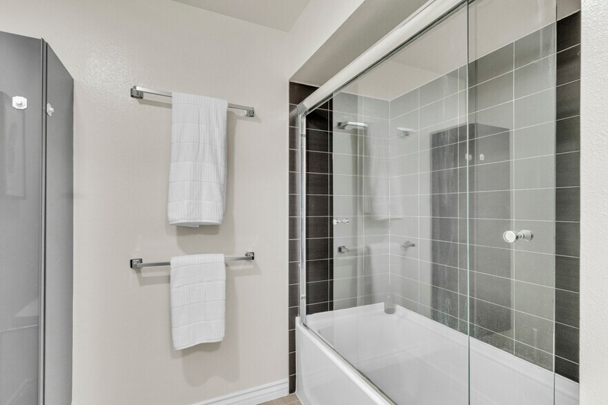 Building Photo - 4499 Via Marisol Via