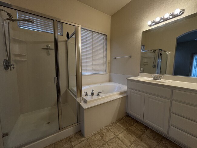 Building Photo - 5513 Goldseive Dr