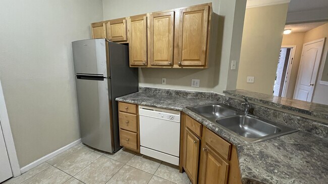 Building Photo - 17954 Villa Creek Dr