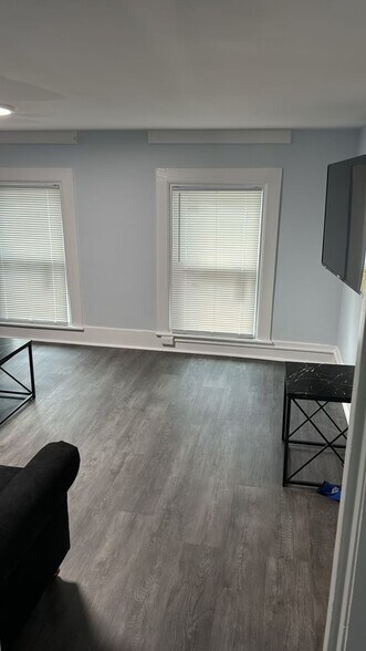 Building Photo - 1211 Madison St