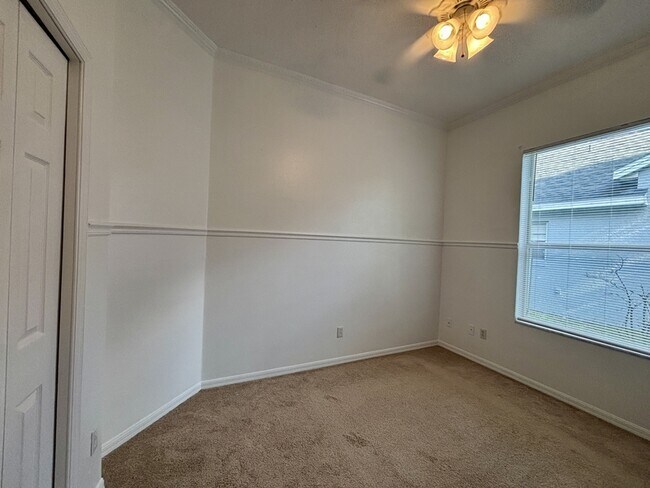 Building Photo - 2787 River Ridge Dr
