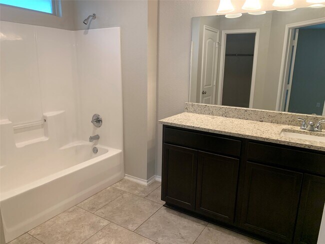 Building Photo - 1929 Briar Grove Dr