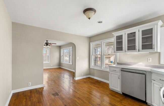 Building Photo - Available Now 2 bedroom 1 bathroom 1 car garage in Nixa!!