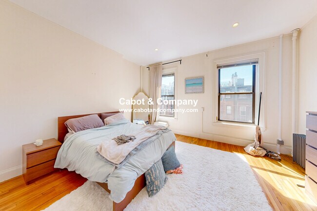 Building Photo - 231 Beacon St