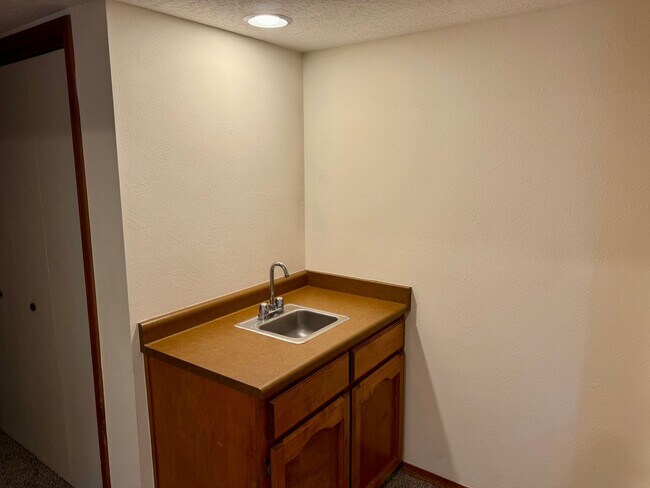 Building Photo - Foothills Hideaway