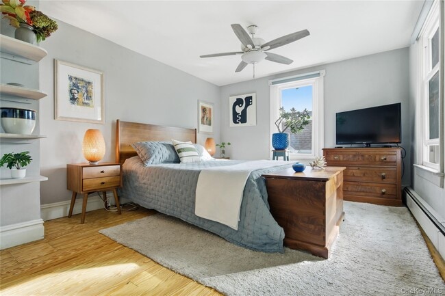 Building Photo - 33 Lydecker St