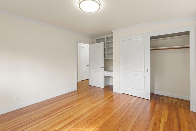 Building Photo - 27696 Vogue Ct