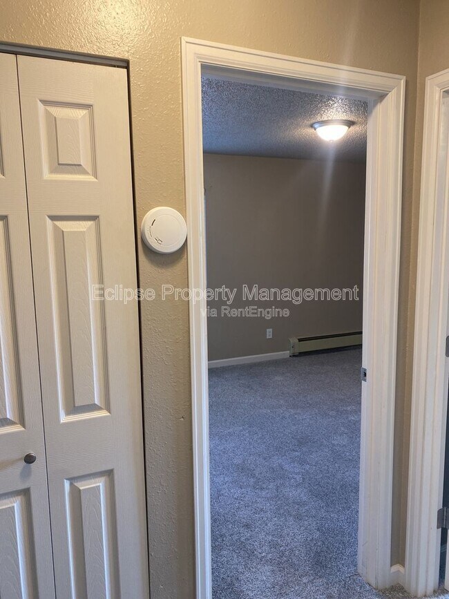Building Photo - 502 Bell Ct