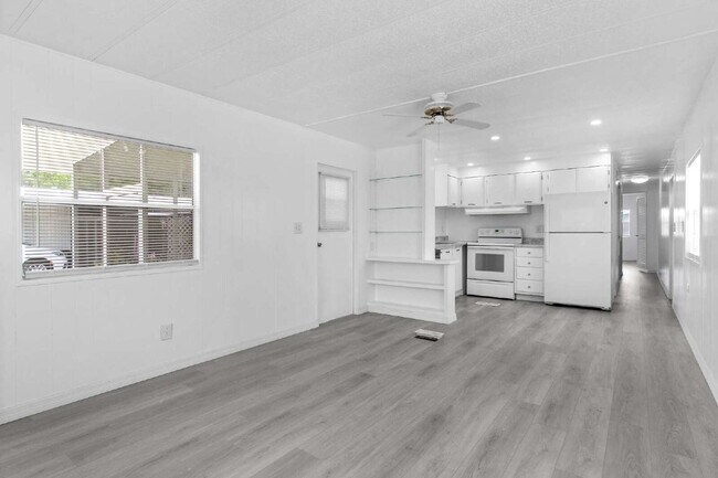 Building Photo - Affordable 2BR/1BA in Orange Blossom section of The Villages