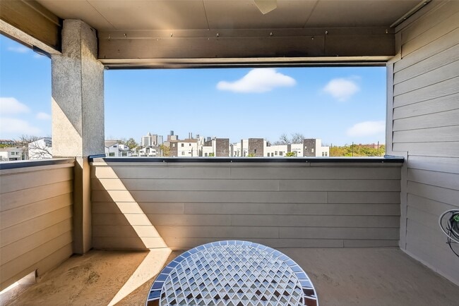 Building Photo - 1621 Rosewood St