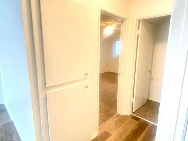 Building Photo - 25250